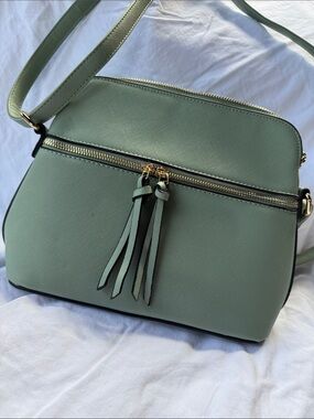 Green Crossbody Shoulder Bag - Sleek Everyday Style